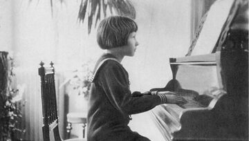 Witold Lutosławski w Drozdowie, zdjęcie z roku 1924