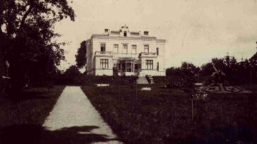 Dwór w Drozdowie zwany dolnym (obecna siedziba muzeum)